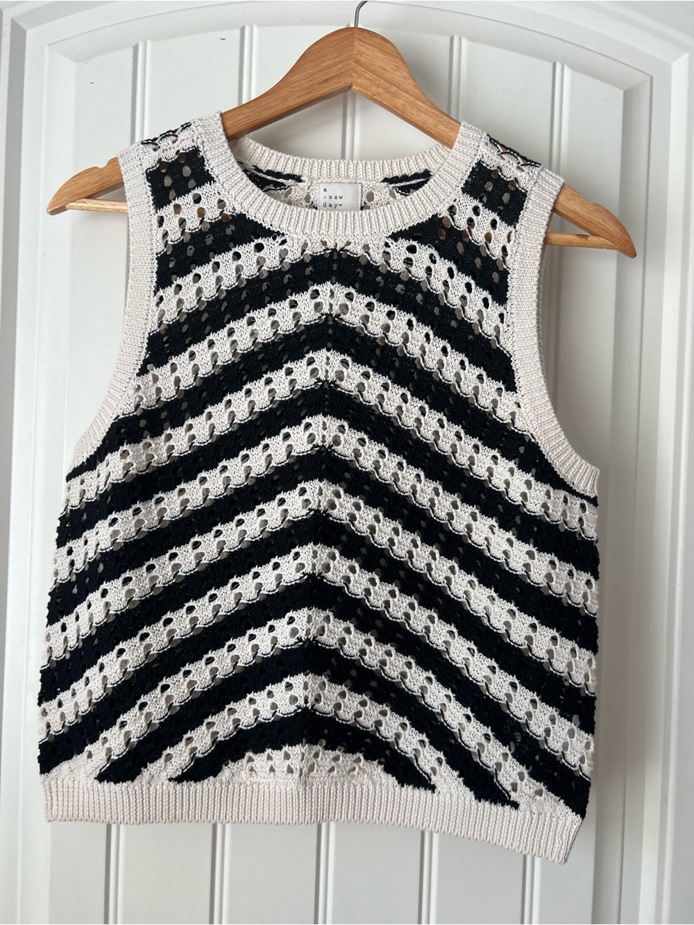 Lightweight Knit Stripe Tank Top - Black & Cream